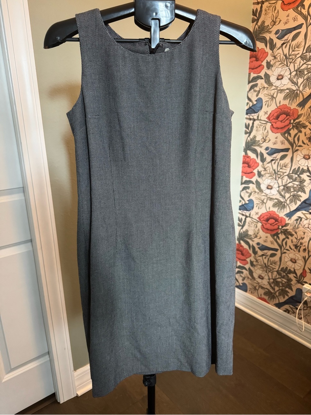 Amanda Smith Sleeveless Shift Dress in Charcoal